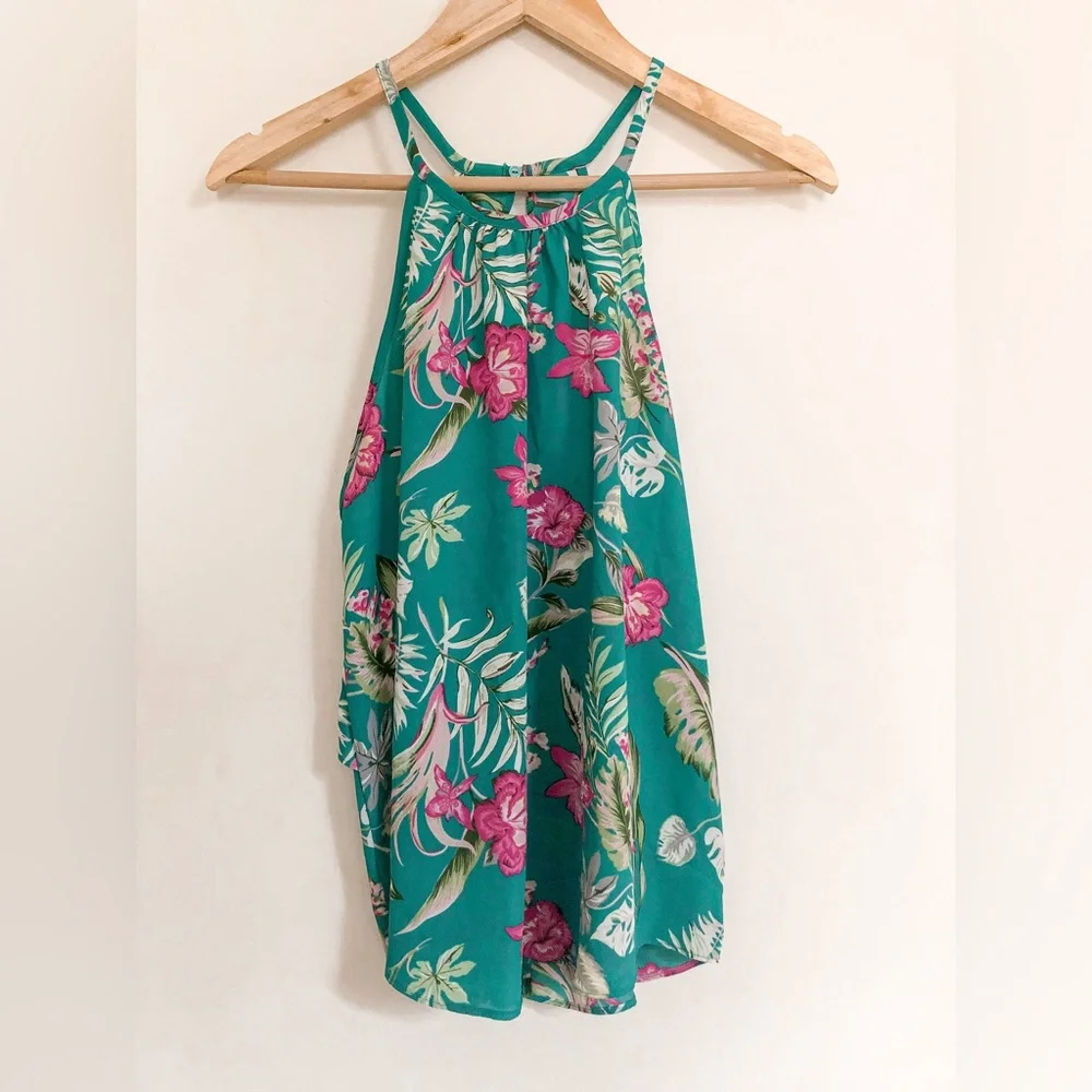 Francesca’s High Neck Tank Top - Picture 4 of 11